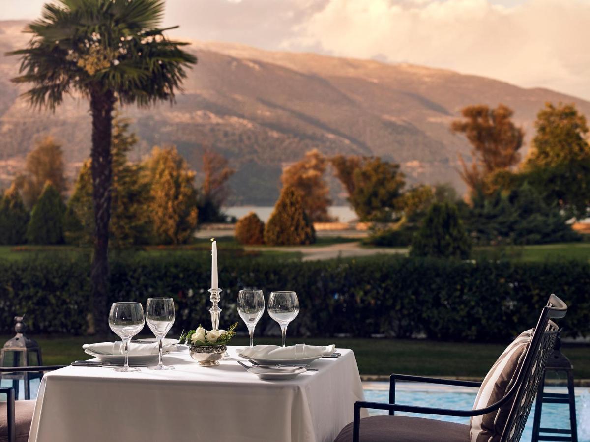 Hotel Du Lac Congress Center & Spa Ioannina Extérieur photo The view from the hotel