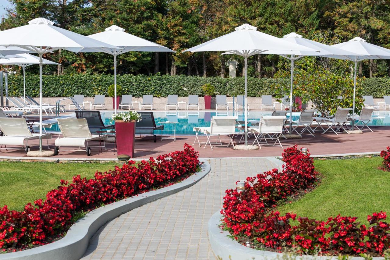 Hotel Du Lac Congress Center & Spa Ioannina Extérieur photo The swimming pool at the hotel