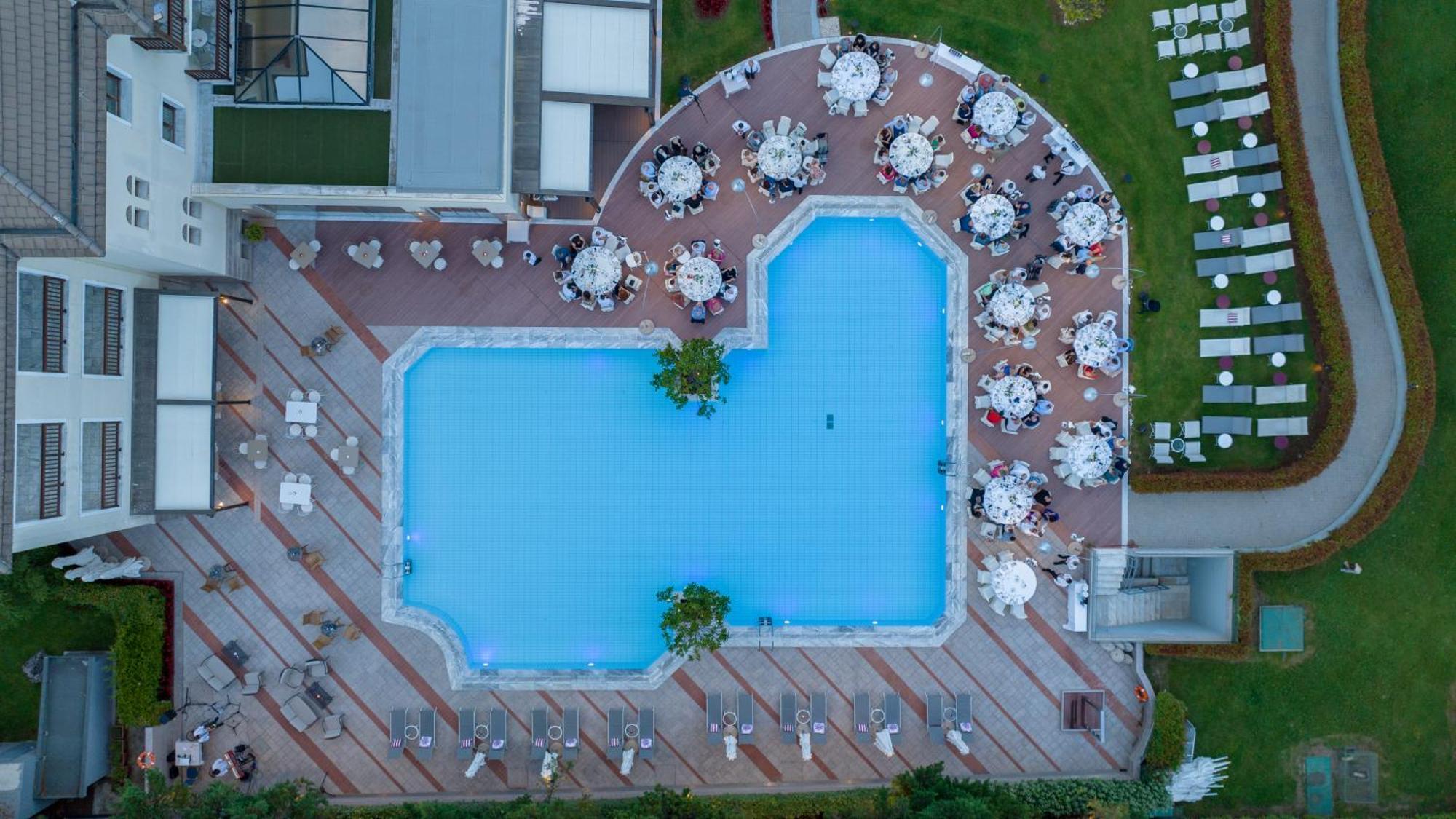 Hotel Du Lac Congress Center & Spa Ioannina Extérieur photo Aerial view of the pool
