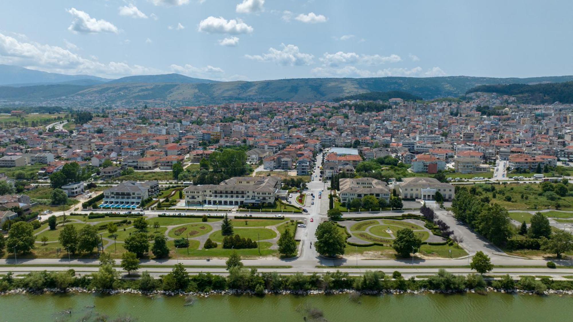 Hotel Du Lac Congress Center & Spa Ioannina Extérieur photo Aerial view